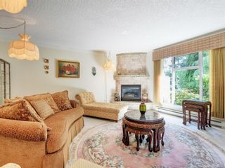 Photo 2: 3700 Epsom Dr in Saanich: SE Cedar Hill House for sale (Saanich East)  : MLS®# 936415