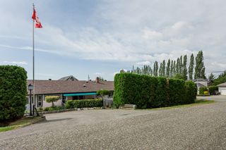 Photo 3: 21710 48A Avenue in Langley: Murrayville House for sale in "Murrayville" : MLS®# R2399243