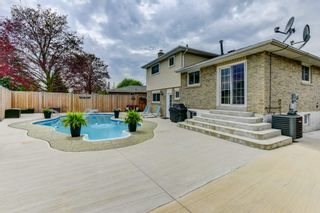 Photo 17: Detached Home in Brampton. Pie Shaped Lot. Pool.