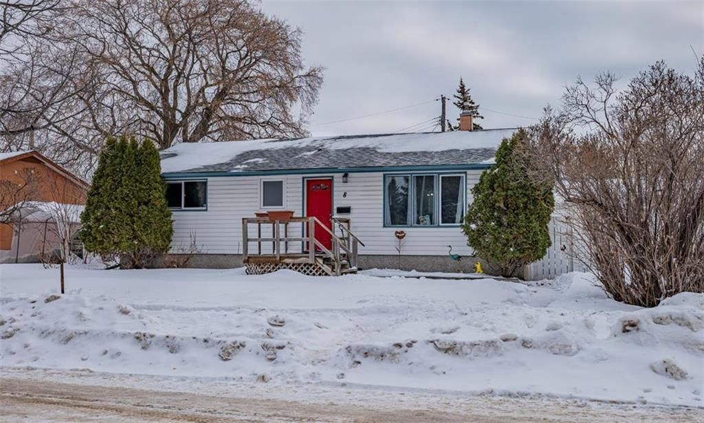 Main Photo: 8 Bayfield Avenue in Winnipeg: House for sale : MLS®# 202329071