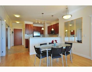 Photo 3: 203 4600 WESTWATER Drive in Richmond: Steveston South Condo for sale in "COPPERSKY" : MLS®# V782153