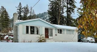 Photo 1: 1120 N ELEVENTH Avenue in Williams Lake: Williams Lake - City House for sale : MLS®# R2737927