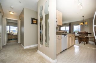 Photo 3: 440 33173 OLD YALE RD Road in Abbotsford: Central Abbotsford Condo for sale : MLS®# R2120894