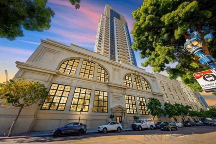 Main Photo: DOWNTOWN Condo for sale : 2 bedrooms : 700 W E st #702 in San Diego