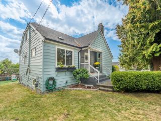 Photo 2: 1530 HAMILTON Street in New Westminster: West End NW House for sale : MLS®# R2726983