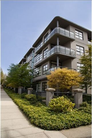 Main Photo: 105 2828 Yew Street in Vancouver: Kitsilano Condo for sale (Vancouver West)  : MLS®# V986197