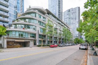 Photo 2: 1486 W HASTINGS Street in Vancouver: Coal Harbour Townhouse for sale in "DOCKSIDE" (Vancouver West)  : MLS®# R2830939