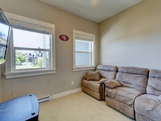 Photo 16: 11 Bamford Crt in View Royal: VR Six Mile House for sale : MLS®# 878357