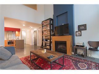 Photo 2: 101 1168 RICHARDS Street in Vancouver: Yaletown Townhouse for sale in "Park Lofts" (Vancouver West)  : MLS®# V1106212
