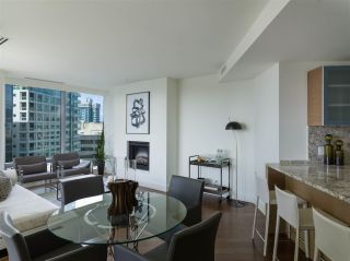 Photo 2: 2308 1111 ALBERNI STREET in Vancouver: West End VW Condo for sale (Vancouver West)  : MLS®# R2483194