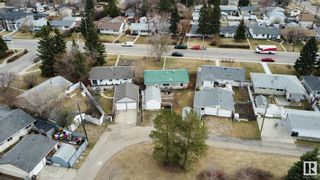 Photo 4: 11022 161 Street in Edmonton: Zone 21 House for sale : MLS®# E4384137