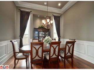 Photo 5: 23157 80TH Avenue in Langley: Fort Langley House for sale in "CASTLE HILL/FOREST KNOLLS" : MLS®# F1014538