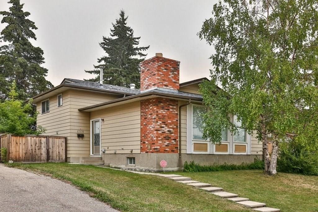 Main Photo: 1708 65 Street NE in Calgary: Pineridge Detached for sale : MLS®# C4202438