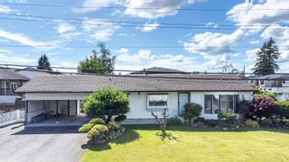 Photo 1: 2465 LYNDEN Street in Abbotsford: Abbotsford West House for sale : MLS®# R2707556