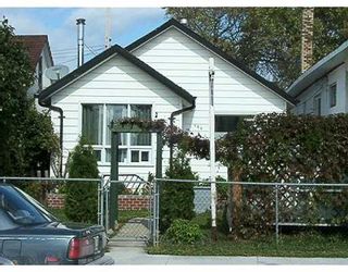 Photo 2: 189 GORDON Avenue in Winnipeg: East Kildonan Single Family Detached for sale (North East Winnipeg)  : MLS®# 2515301