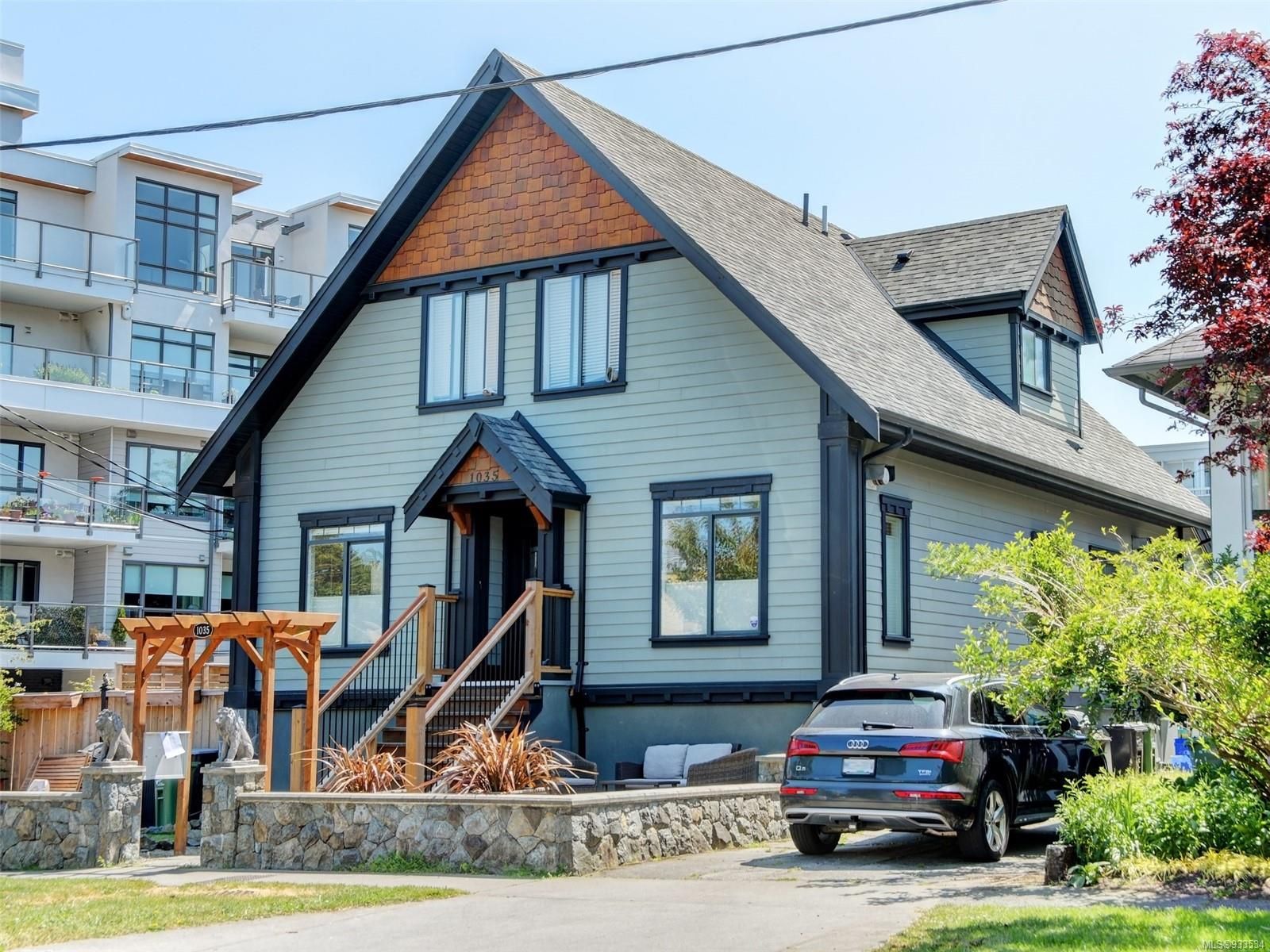 Main Photo: 3 1035 Oliphant Ave in Victoria: Vi Fairfield West Row/Townhouse for sale : MLS®# 933534