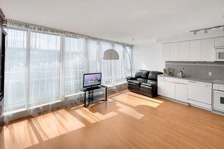 Photo 7: 2506 233 ROBSON Street in Vancouver: Downtown VW Condo for sale in "TV TOWER 2" (Vancouver West)  : MLS®# R2268555