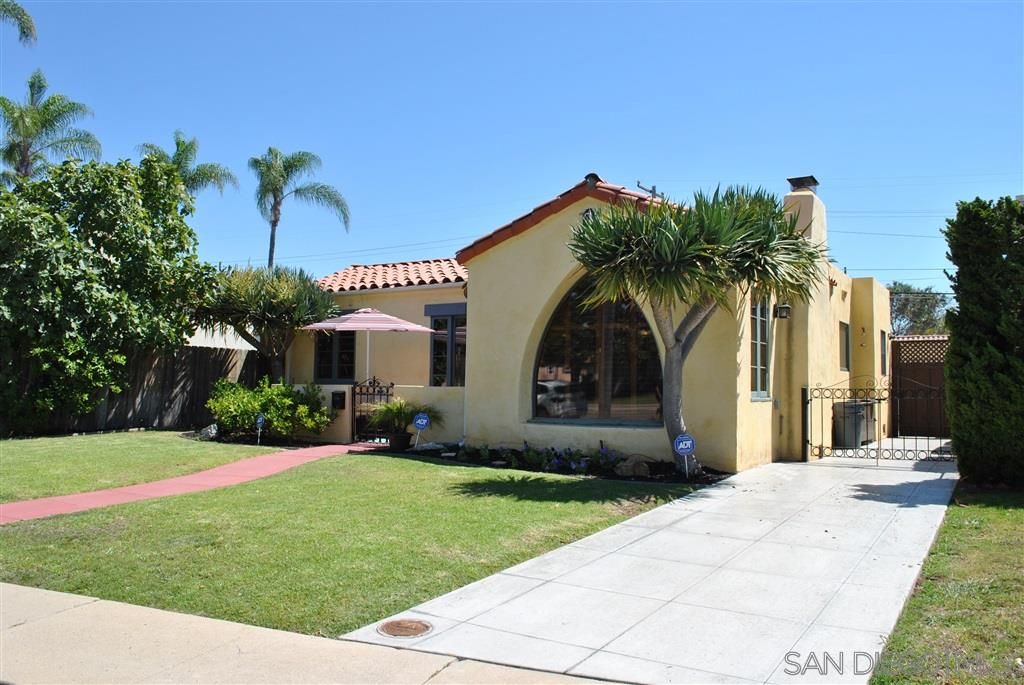 Main Photo: KENSINGTON House for sale : 3 bedrooms : 4971 Kensington Dr in San Diego