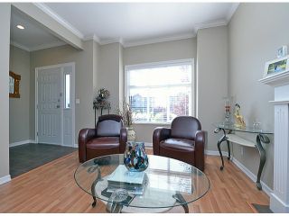 Photo 3: 121 33751 7TH Avenue in Mission: Mission BC Townhouse for sale in "Heritage Park Place" : MLS®# F1418910