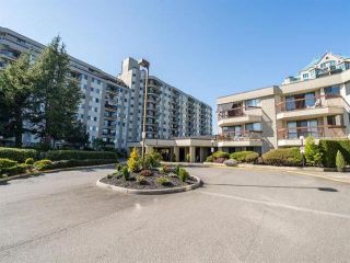 Photo 2: 802 31955 OLD YALE Road in Abbotsford: Abbotsford West Condo for sale : MLS®# R2738263