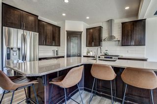 Photo 13: 33 WEST COACH Way SW in Calgary: West Springs Detached for sale : MLS®# A1053382