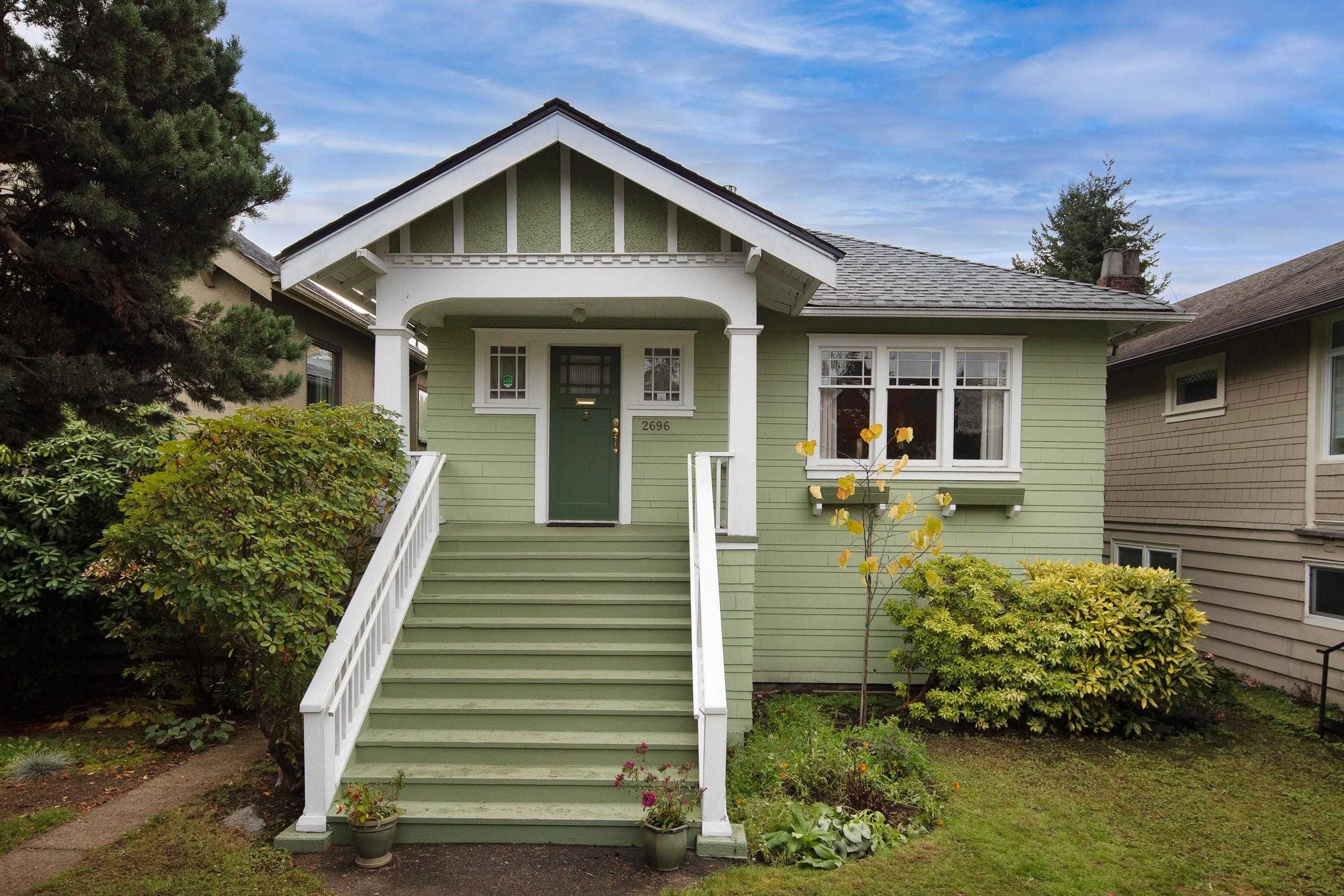 Main Photo: 2696 W 42ND Avenue in Vancouver: Kerrisdale House for sale (Vancouver West)  : MLS®# R2829666