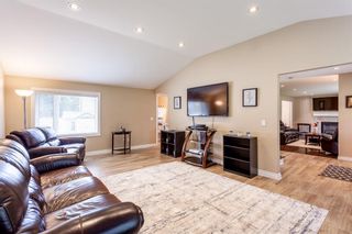 Photo 15: 716 Acadia Drive SE in Calgary: Maple Ridge Detached for sale : MLS®# A1257405