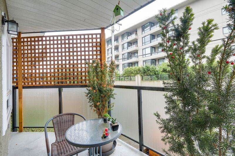Photo 17: Photos: 106 175 W 4 Street in North Vancouver: Lower Lonsdale Condo for sale : MLS®# R2231385