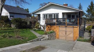 Photo 3: 388 Ker Ave in Saanich: SW Tillicum House for sale (Saanich West)  : MLS®# 927181