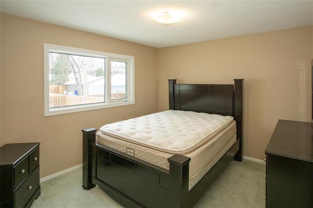 Photo 18: Photos: 866 Borebank Street in Winnipeg: River Heights South Residential for sale (1D)  : MLS®# 202128568