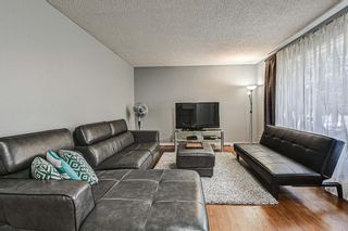 Photo 2: 635 Sierra Crescent SW in Calgary: Southwood Detached for sale