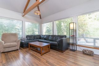 Photo 5: 9320/9316 Lochside Dr in North Saanich: NS Bazan Bay House for sale : MLS®# 886022