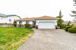 Photo 1: 5411 ALPINE Crescent in Chilliwack: Promontory House for sale in "PROMONTORY" (Sardis)  : MLS®# R2562813