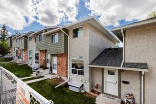 Main Photo: 87 6915 Ranchview Drive NW in Calgary: Ranchlands Row/Townhouse for sale : MLS®# A2002307