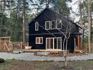 Main Photo: 1569 Violet Cres in Gabriola Island: House for sale : MLS®# 922044