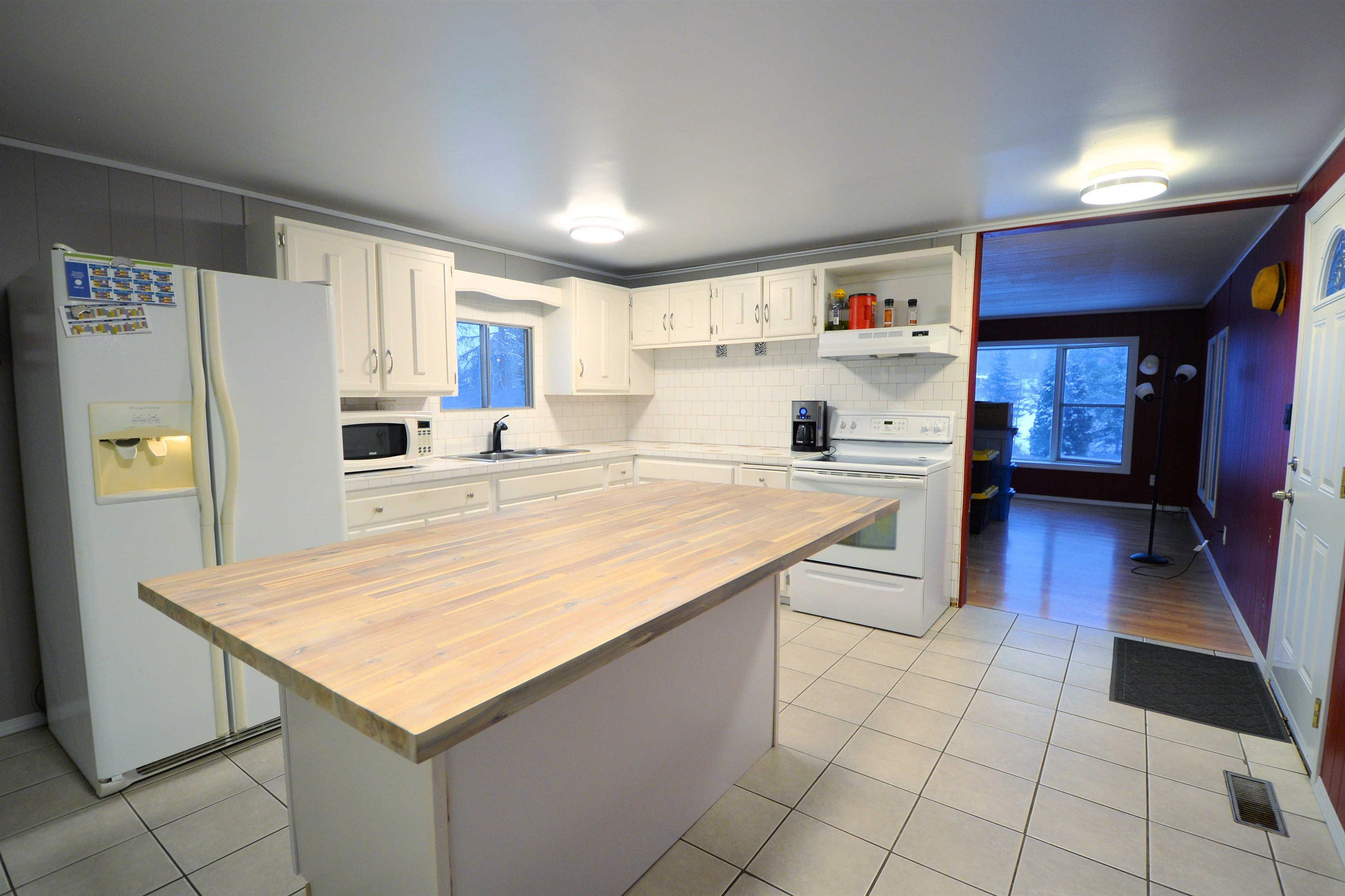 Photo 5: Photos: 7105 CARIBOU Road in Prince George: Lafreniere Manufactured Home for sale in "Lafreniere" (PG City South (Zone 74))  : MLS®# R2637822