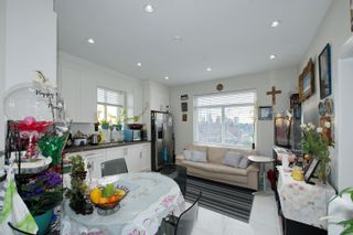 Photo 9: 213 E 64 Avenue in Vancouver: South Vancouver 1/2 Duplex for sale (Vancouver East)  : MLS®# R2635473