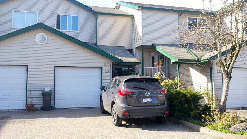 Main Photo: 124 39920 GOVERNMENT Road in Squamish: Garibaldi Estates Townhouse for sale in "SHANNON ESTATES" : MLS®# R2050698