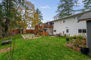 Photo 33: 935 Garthland Rd in Esquimalt: Es Kinsmen Park House for sale : MLS®# 889501