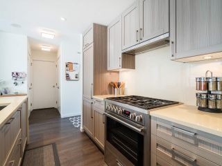 Photo 8: 1012 5665 BOUNDARY Road in Vancouver: Collingwood VE Condo for sale in "WALL CENTRE CENTRAL PARK SOUTH" (Vancouver East)  : MLS®# R2314218