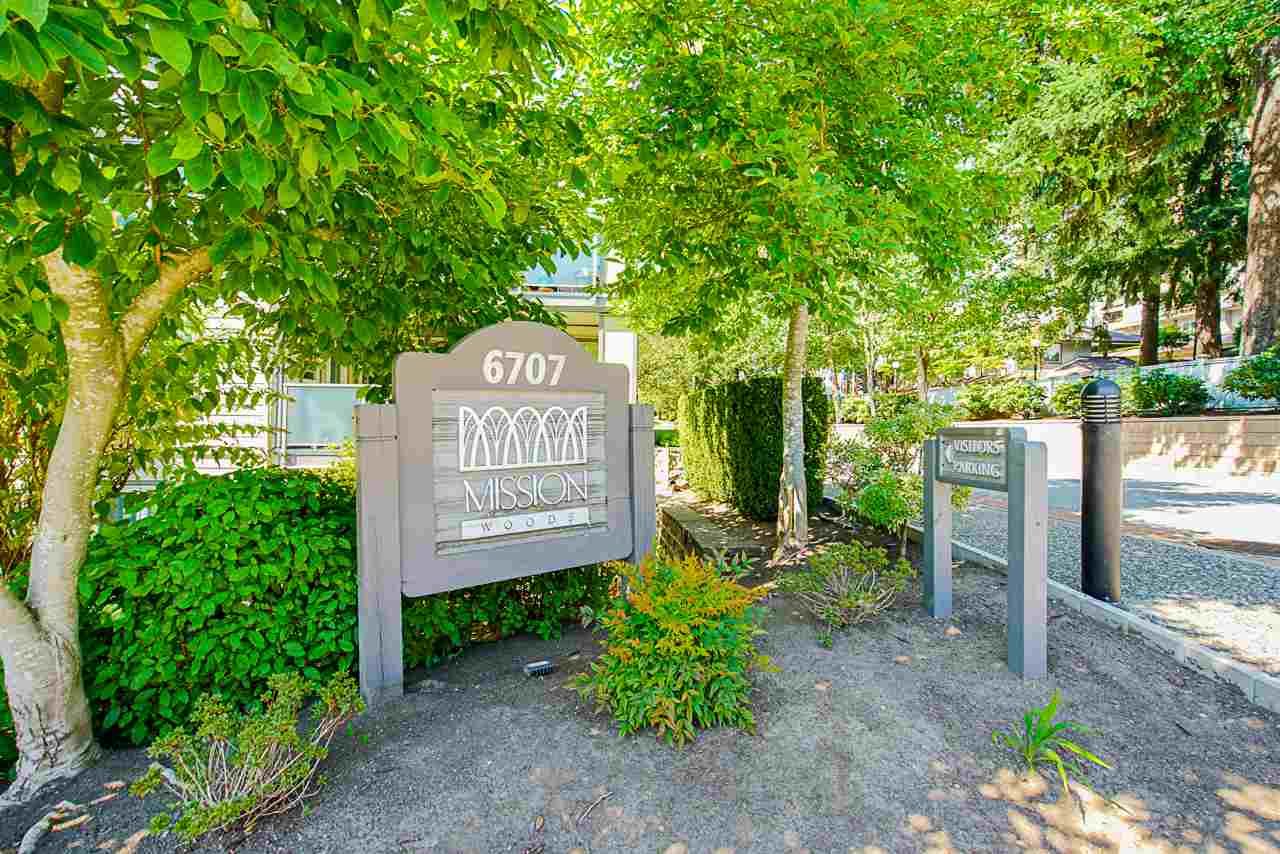 Main Photo: 400 6707 SOUTHPOINT DRIVE in : South Slope Condo for sale (Burnaby South)  : MLS®# R2490466