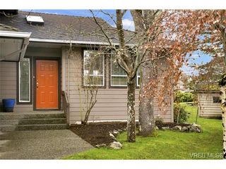 Photo 2: 3819 Synod Rd in VICTORIA: SE Cedar Hill House for sale (Saanich East)  : MLS®# 724403