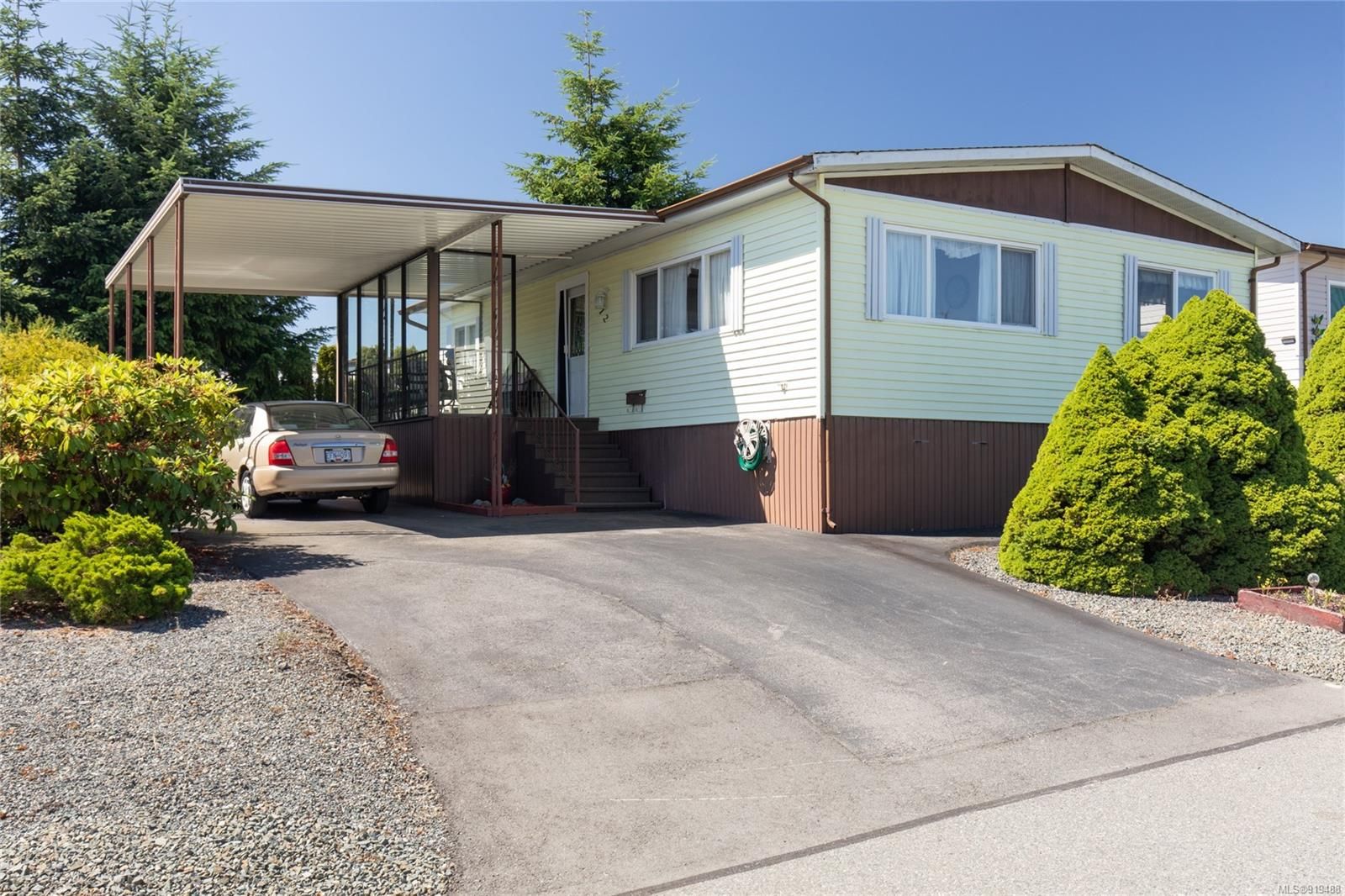Main Photo: 112 6325 Metral Dr in Nanaimo: Na Pleasant Valley Manufactured Home for sale : MLS®# 919488