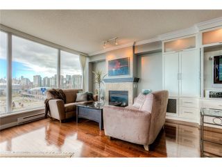 Photo 2: 1605 120 MILROSS Avenue in Vancouver: Mount Pleasant VE Condo for sale (Vancouver East)  : MLS®# V974812