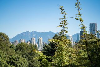 Photo 17: 313 1485 W 6TH Avenue in Vancouver: False Creek Condo for sale in "Carrara" (Vancouver West)  : MLS®# R2725157