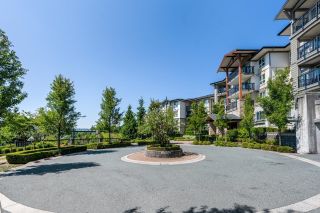 Photo 2: 511 3050 DAYANEE SPRINGS Boulevard in Coquitlam: Westwood Plateau Condo for sale : MLS®# R2877864