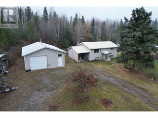 Photo 1: 2019 RAWLINGS ROAD in Quesnel: House for sale : MLS®# R2846611