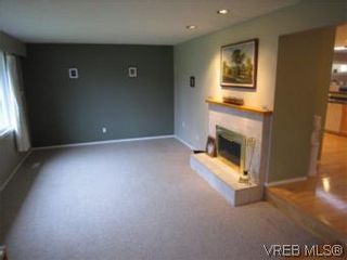 Photo 4: 569 Langholme Dr in VICTORIA: Co Wishart North House for sale (Colwood)  : MLS®# 528948