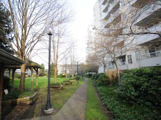 Photo 3: 511 3489 ASCOT Place in Vancouver: Collingwood VE Condo for sale in "REGENT COURT" (Vancouver East)  : MLS®# R2154247