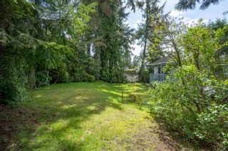 Photo 11: 952 BEAUMONT Drive in North Vancouver: Edgemont House for sale : MLS®# R2720261
